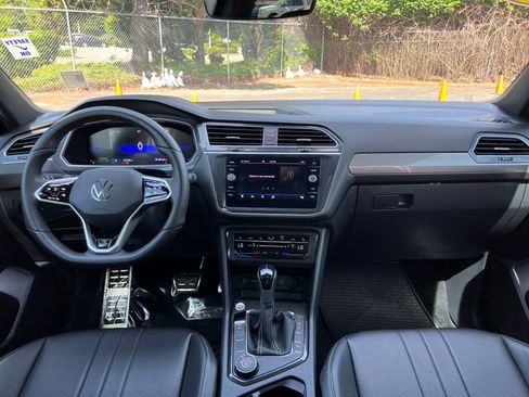 Used 2023 Volkswagen Tiguan SE R-Line AWD/4WD image 11