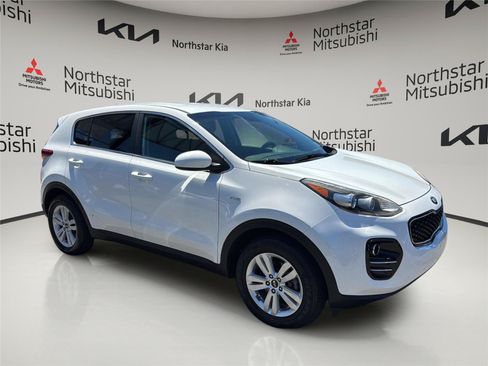 Used 2017 Kia Sportage LX AWD/4WD image 7