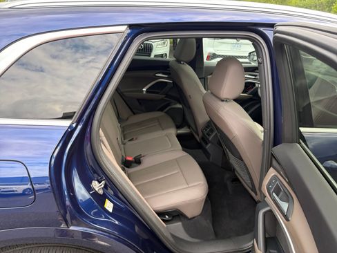 Used 2025 Audi Q5 Premium Plus w/ Premium Plus AWD/4WD image 29