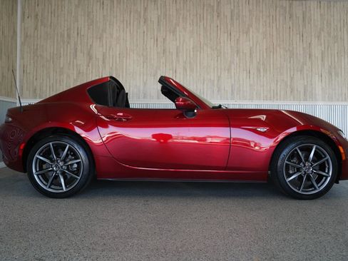 Used 2018 MAZDA MX-5 Miata RF Grand Touring image 9