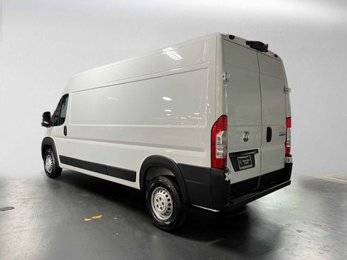 Used 2024 RAM ProMaster 2500 w/ Convenience Group FWD image 5
