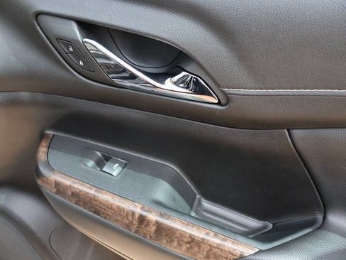 Certified 2023 GMC Acadia Denali w/ Denali Ultimate Package FWD image 10