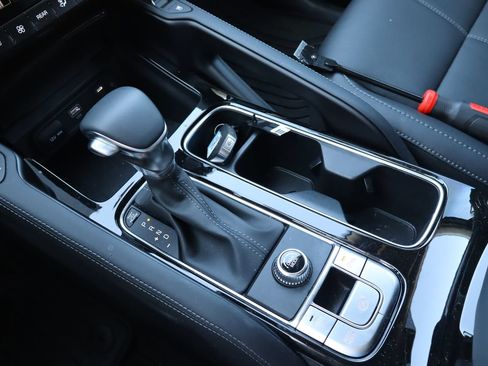 Used 2025 Kia Telluride EX w/ EX Captain's Chair Package FWD image 28