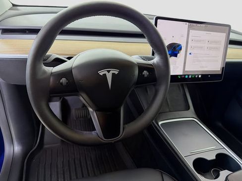 Used 2024 Tesla Model Y Long Range AWD/4WD image 12