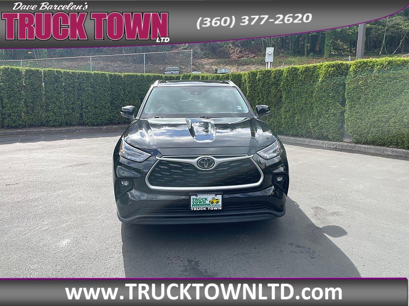 Used 2021 Toyota Highlander XLE AWD/4WD image 8