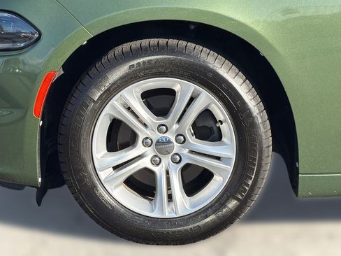 Used 2019 Dodge Charger SXT image 11