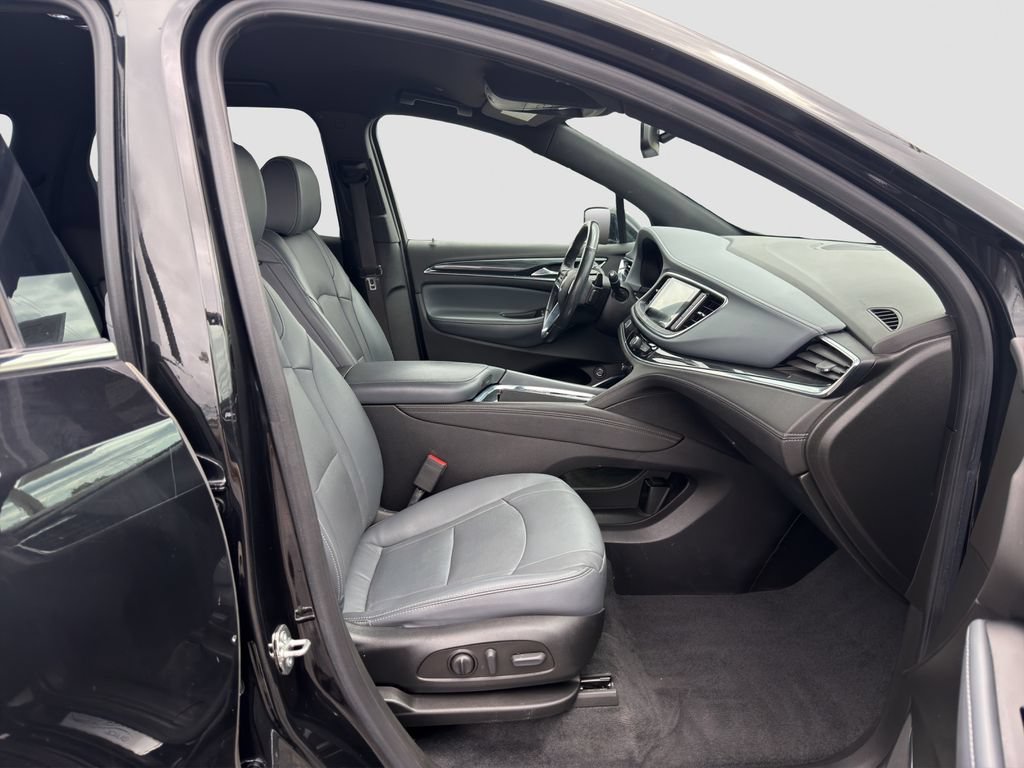 Used 2023 Buick Enclave Essence w/ Sport Touring Edition FWD image 27