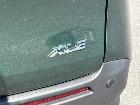 Certified 2026 Toyota Sienna XLE image 11