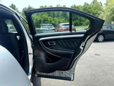 Used 2016 Ford Taurus SEL image 15