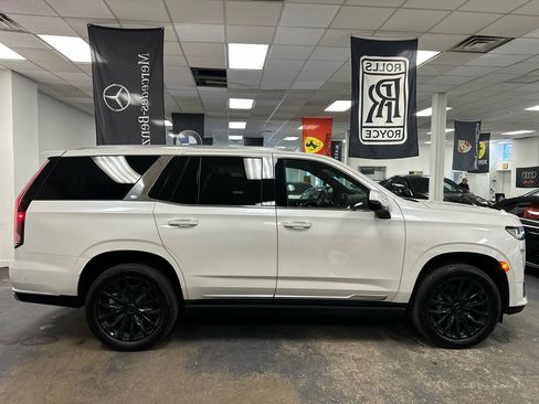 Used 2023 Cadillac Escalade Premium Luxury w/ Performance Package image 5