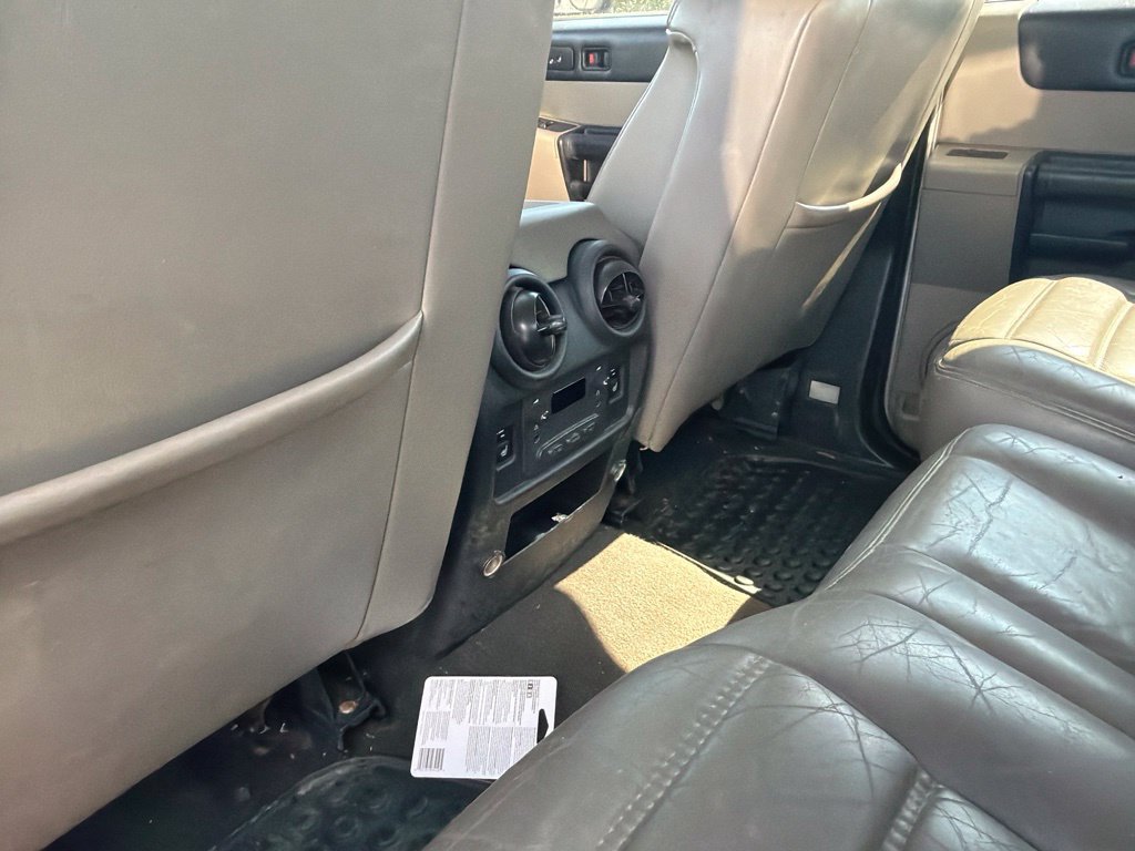 Used 2005 HUMMER H2 SUT w/ Preferred Equipment Group AWD/4WD image 22