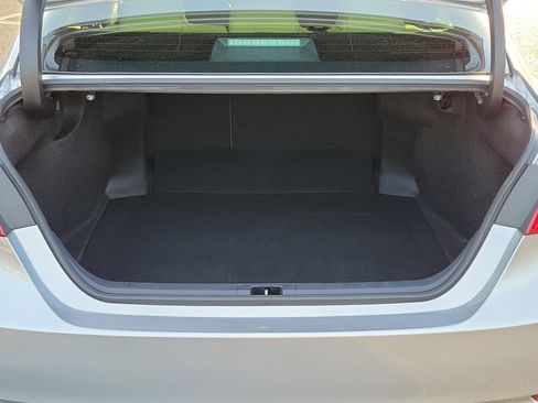 Used 2024 Toyota Camry SE image 11