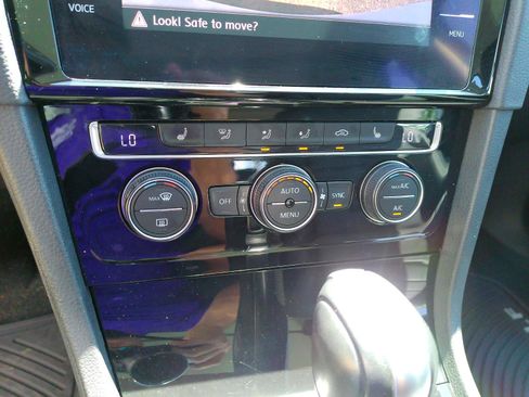 Used 2018 Volkswagen Golf SEL FWD image 17