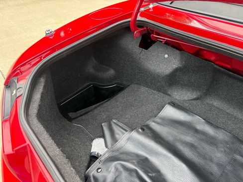 Used 2002 MAZDA MX-5 Miata RWD image 32