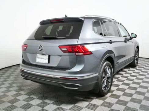 Certified 2023 Volkswagen Tiguan SE w/ Panoramic Sunroof Package FWD image 6