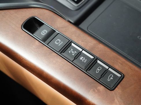 Used 2025 Lexus LX 700h Luxury w/ Appearance Package AWD/4WD image 31