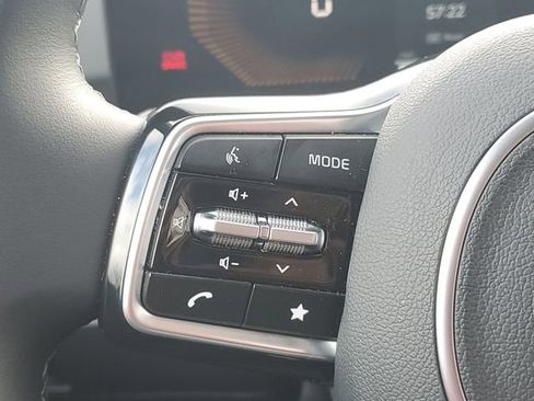 Certified 2025 Kia Sorento S image 21