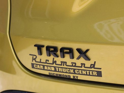 Used 2025 Chevrolet Trax RS w/ Driver Confidence Package image 21