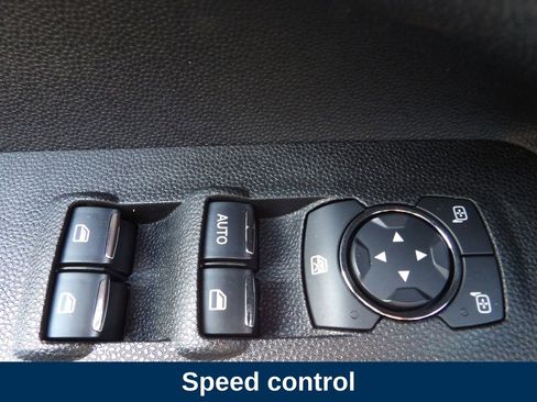 Used 2022 Ford EcoSport SE w/ SE Convenience Package image 10