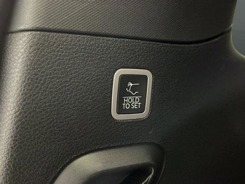 Used 2023 Jeep Grand Wagoneer Series II image 27