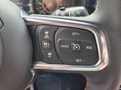 Used 2024 Jeep Wrangler Unlimited Sahara w/ Technology Group AWD/4WD image 29