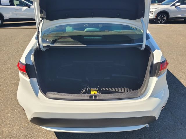 Used 2022 Toyota Corolla LE FWD image 11