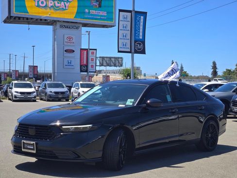 Used 2025 Honda Accord SE image 3