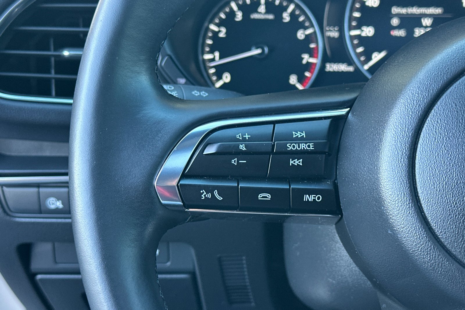 Used 2024 MAZDA MAZDA3 s FWD image 26