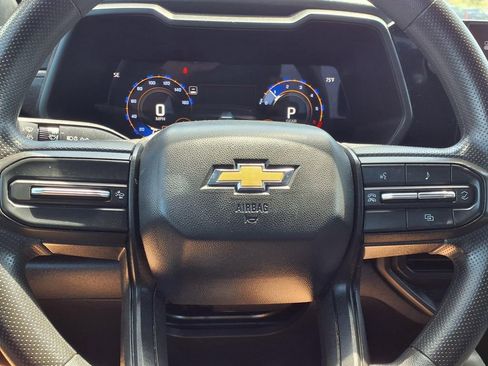 Used 2024 Chevrolet Colorado W/T image 16