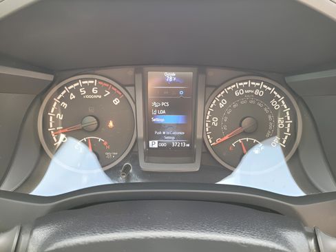 Used 2022 Toyota Tacoma SR image 22