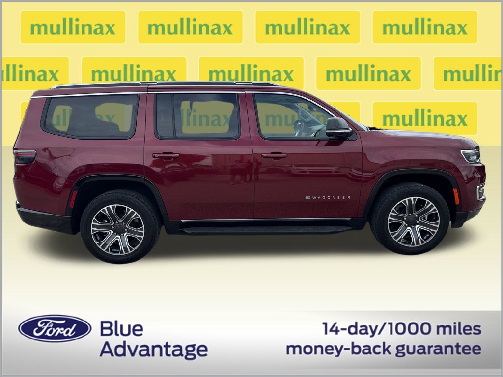 Used 2023 Jeep Wagoneer 2WD w/ Premium Group I image 2