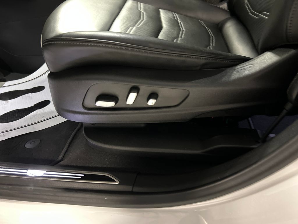 Used 2022 Cadillac XT5 Sportv w/ Platinum Package AWD/4WD image 13