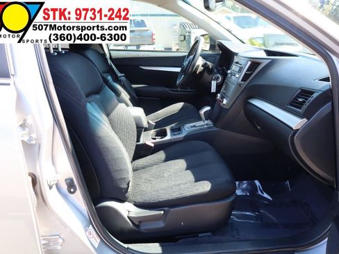 Used 2010 Subaru Outback 2.5i Premium AWD/4WD image 22