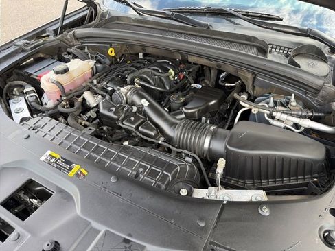 Used 2024 Jeep Grand Cherokee L Laredo w/ Trailer Tow Package image 27