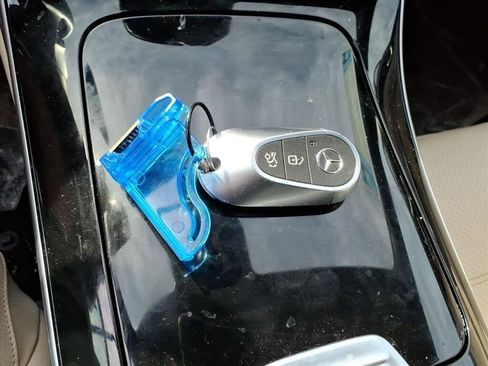 Used 2022 Mercedes-Benz C 300 4MATIC Sedan w/ Exclusive Trim Package image 35