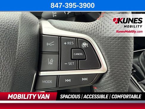 Used 2025 Toyota Sienna XSE w/ XSE Plus Package AWD/4WD image 33