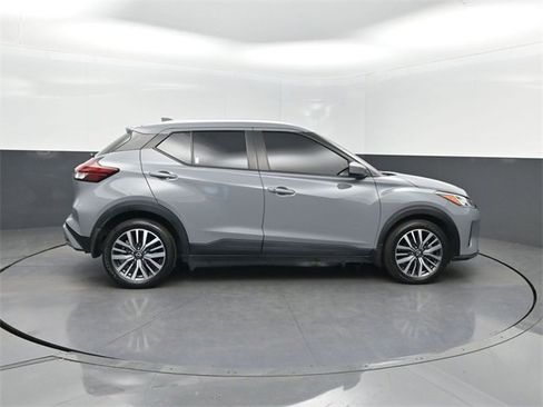 Used 2023 Nissan Kicks SV image 29