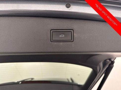 Used 2024 Volkswagen Tiguan SE R-Line FWD image 13