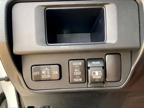 Used 2017 Toyota Tacoma Limited w/ Tow Package RWD image 33