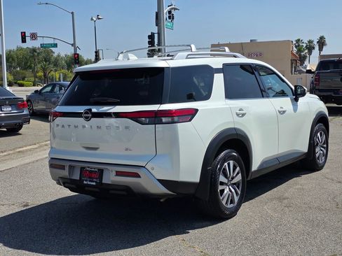 Used 2023 Nissan Pathfinder SL w/ Lighting Package (N92) image 5