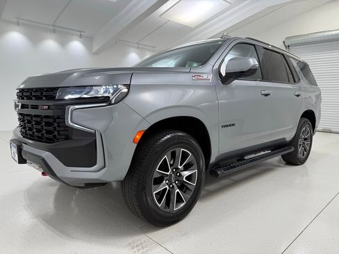 Used 2023 Chevrolet Tahoe Z71 w/ Luxury Package AWD/4WD image 3