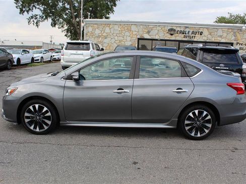 Used 2019 Nissan Sentra SR FWD image 4