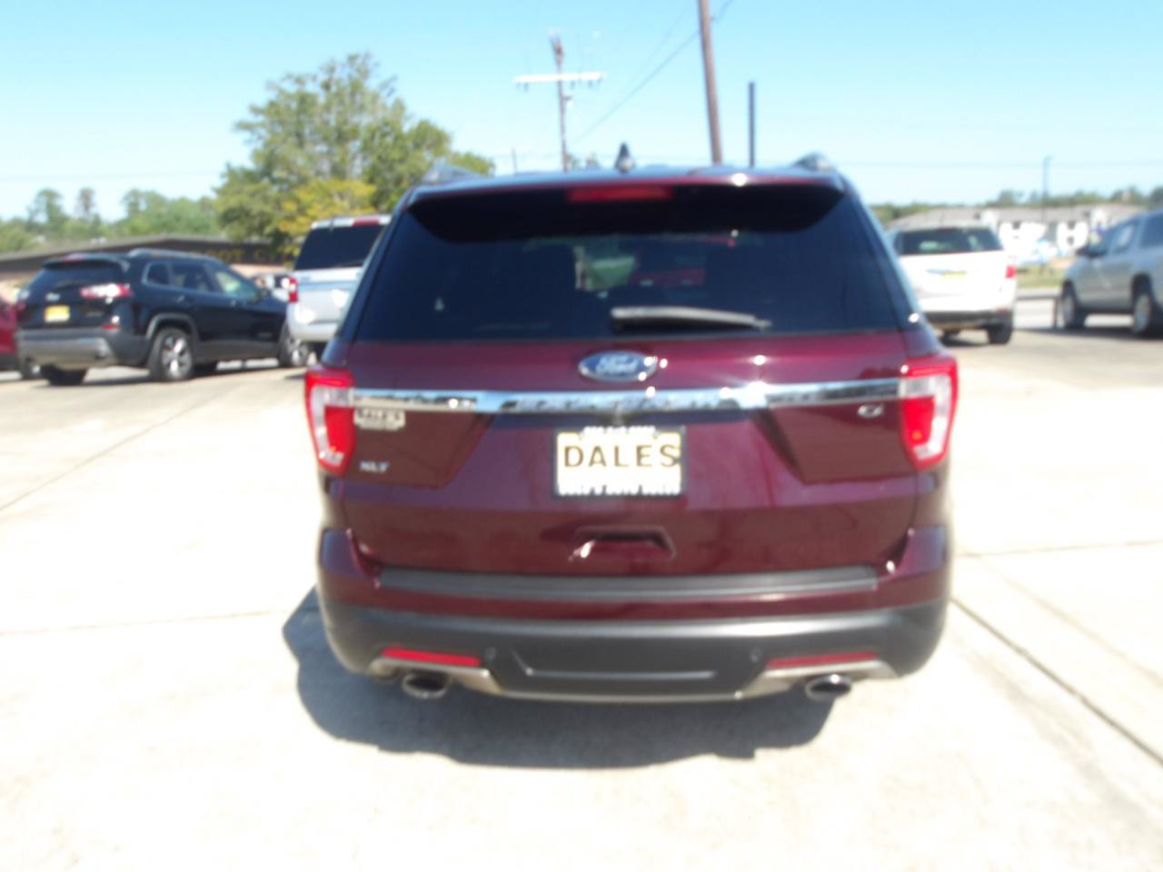 Used 2018 Ford Explorer XLT FWD image 12