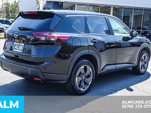 Used 2025 Nissan Rogue SV image 5