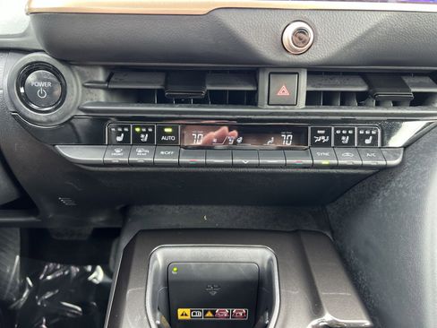 Used 2025 Toyota Crown AWD/4WD image 20