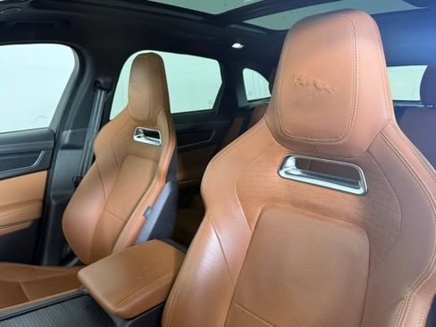 Used 2024 Jaguar F-PACE R-Dynamic S AWD/4WD image 5