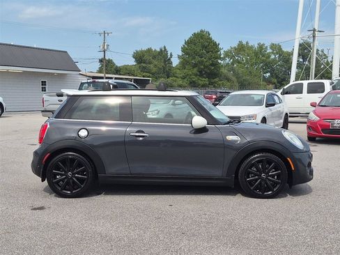 Used 2018 MINI Cooper S FWD image 2