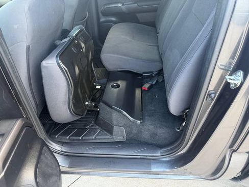 Used 2018 Toyota Tacoma TRD Sport w/ Technology Package AWD/4WD image 27