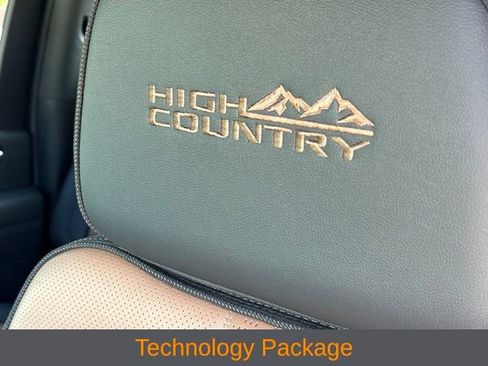 Used 2026 Chevrolet Silverado 2500 High Country w/ Technology Package AWD/4WD image 10