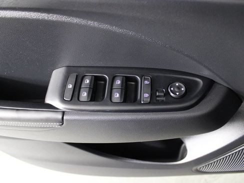 Certified 2024 Hyundai Venue Limited FWD image 23